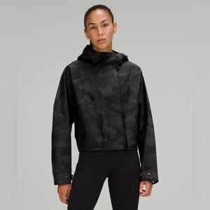 Lululemon Rain Chaser‎ Cropped Jacket Heritage 365 Camo Deep Coal Size 6